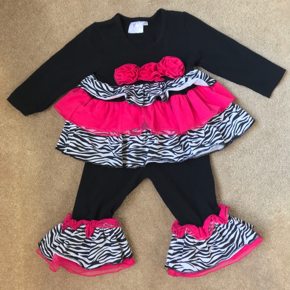 Baby girl Ruffled outfit with tulle rosettes